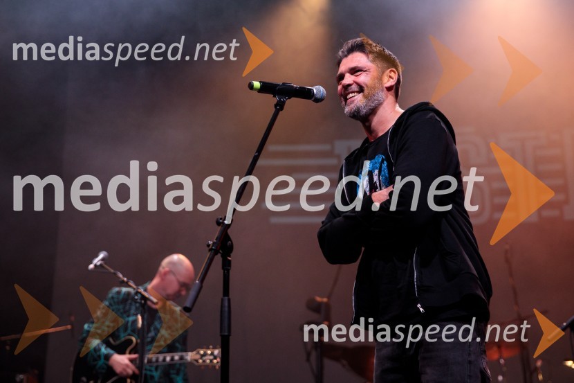  David  Kovšca – Buda, pevec skupine Elvis JacksonIzštekanih 10: Elevators z Big Bandom RTV Slovenija in gosti