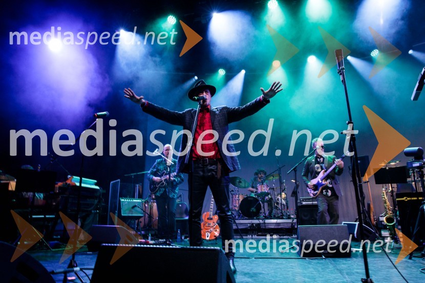  Vlado Kreslin, glasbenikIzštekanih 10: Elevators z Big Bandom RTV Slovenija in gosti