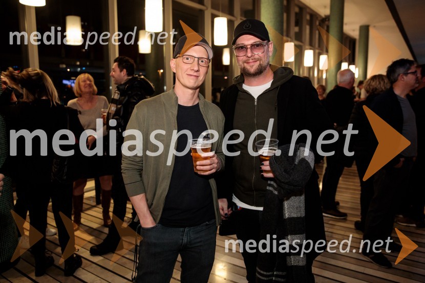  Primož  Benko, glasbenik, član skupine Siddharta;  Tomi Meglič, glasbenik, pevec skupine SiddhartaIzštekanih 10: Elevators z Big Bandom RTV Slovenija in gosti