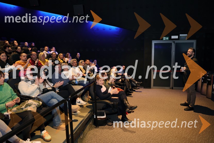  Denis Bende Živčec, novinar, VečerPremiera filma Pa tako lep dan je bil s Katarino Čas v Mariboxu