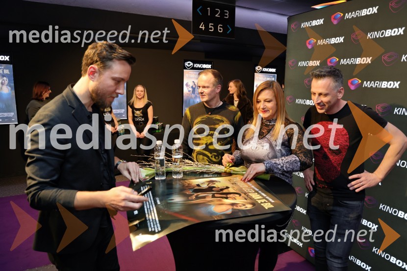  Tamir Gostiša, producent in glasbenik;  ... ;  ... ;  ... Premiera filma Pa tako lep dan je bil s Katarino Čas v Mariboxu