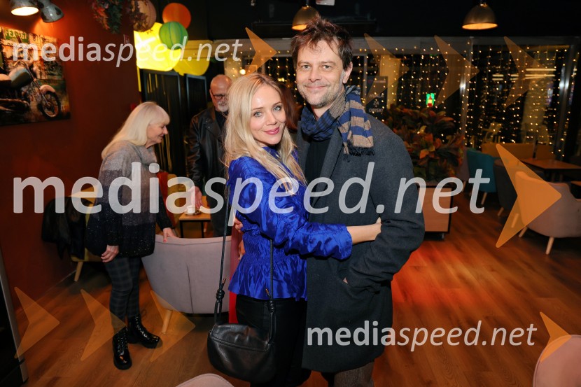  Katarina Čas, igralka;  Luca CiutPremiera filma Pa tako lep dan je bil s Katarino Čas v Mariboxu