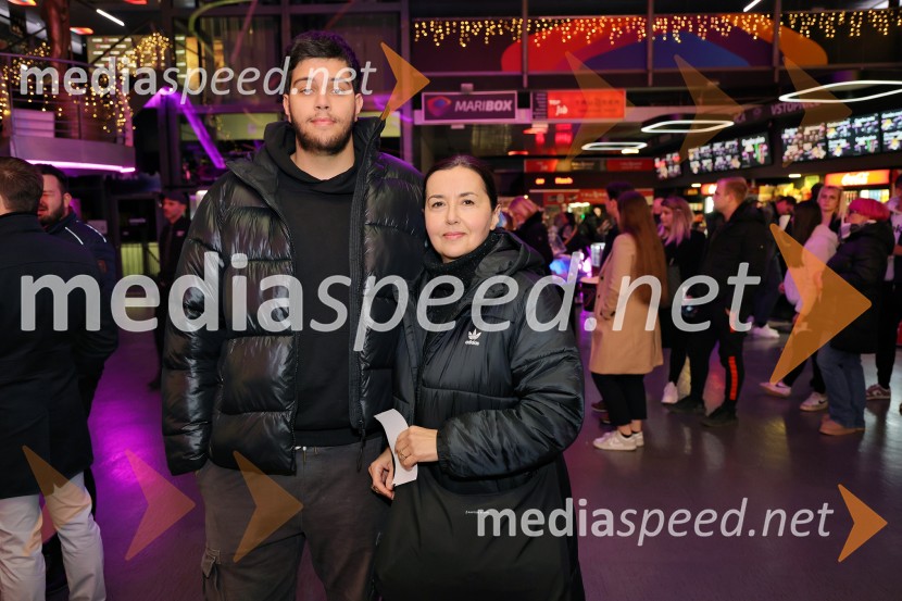  Angel Lav Grahovac;  Ksenija Mišič, igralkaPremiera filma Pa tako lep dan je bil s Katarino Čas v Mariboxu