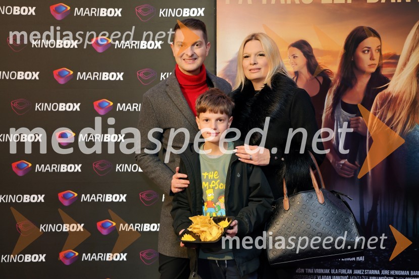  Damjan Murko, pevec;  Tiar Murko;  Maja MurkoPremiera filma Pa tako lep dan je bil s Katarino Čas v Mariboxu