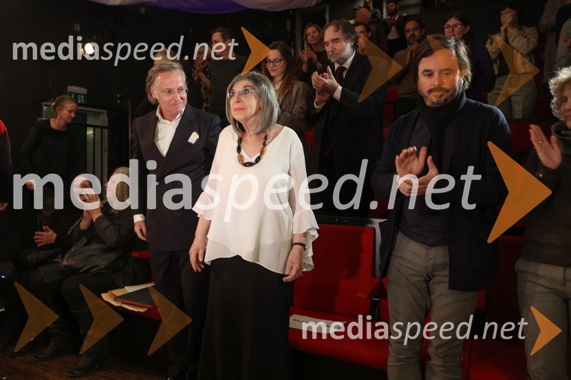  David Sluga, odvetnik;  Svetlana Makarovič, pisateljica;  Rok Žnidaršič, podžupan, Mestna občina Ljubljana in arhitektPodelitev plakete ob Prešernovi nagradi Svetlani Makarovič