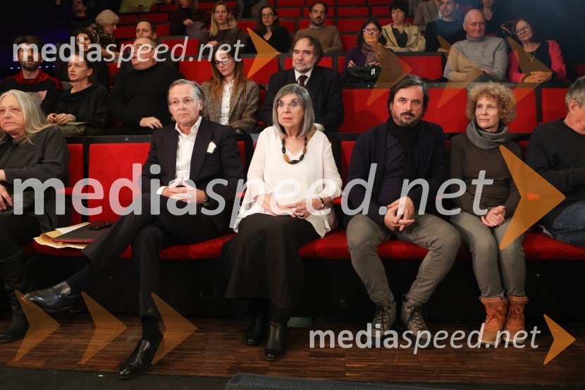  David Sluga, odvetnik;  Svetlana Makarovič, pisateljica;  Rok Žnidaršič, podžupan, Mestna občina Ljubljana in arhitekt;  ... Podelitev plakete ob Prešernovi nagradi Svetlani Makarovič