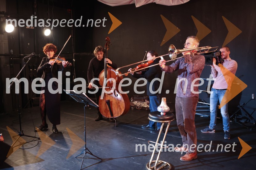 Podelitev plakete ob Prešernovi nagradi Svetlani Makarovič