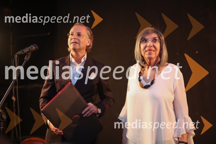  David Sluga, odvetnik;  Svetlana Makarovič, pisateljicaPodelitev plakete ob Prešernovi nagradi Svetlani Makarovič