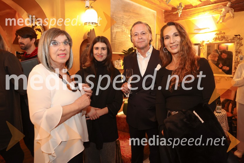  Svetlana Makarovič, pisateljica;  ... ;  David Sluga, odvetnik;  Naila SlugaPodelitev plakete ob Prešernovi nagradi Svetlani Makarovič