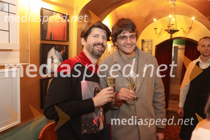  Tomaž Mihelič - Marlenna, član skupine Sestre;  ... Podelitev plakete ob Prešernovi nagradi Svetlani Makarovič