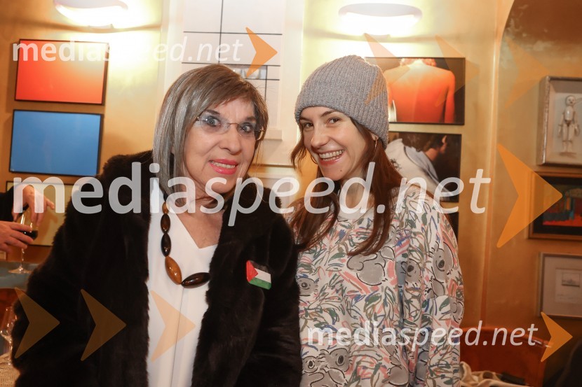  Svetlana Makarovič, pisateljica;  Anja Novak, igralkaPodelitev plakete ob Prešernovi nagradi Svetlani Makarovič