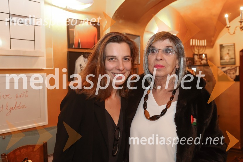  Tina Resman, igralka;  Svetlana Makarovič, pisateljicaPodelitev plakete ob Prešernovi nagradi Svetlani Makarovič