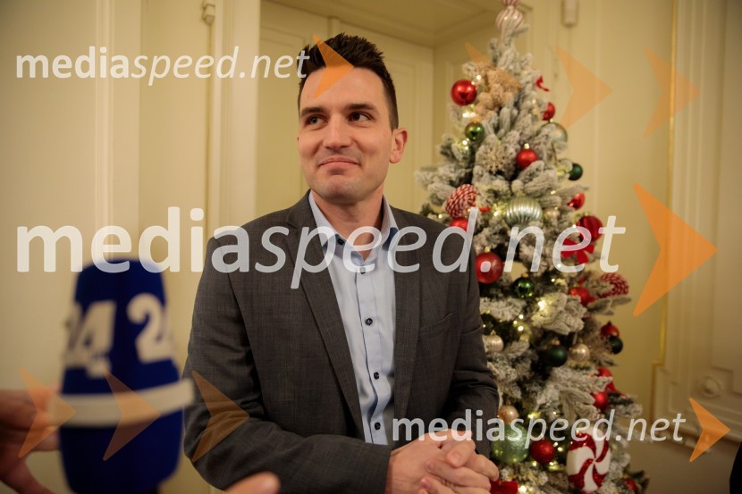 Nasmeškotek širi nasmehe