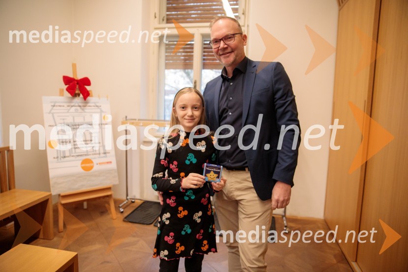 Nasmeškotek širi nasmehe