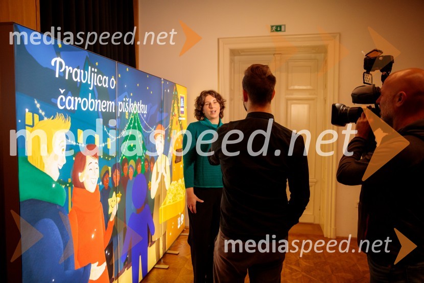 Nasmeškotek širi nasmehe