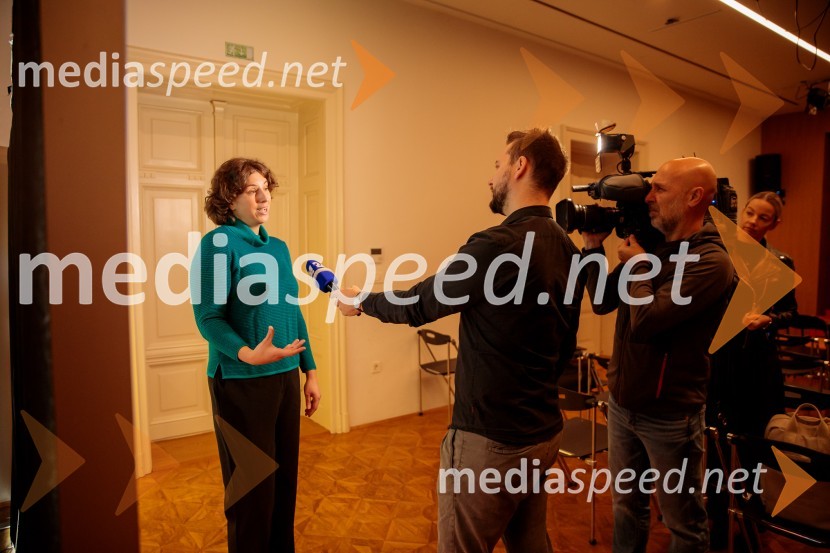 Nasmeškotek širi nasmehe