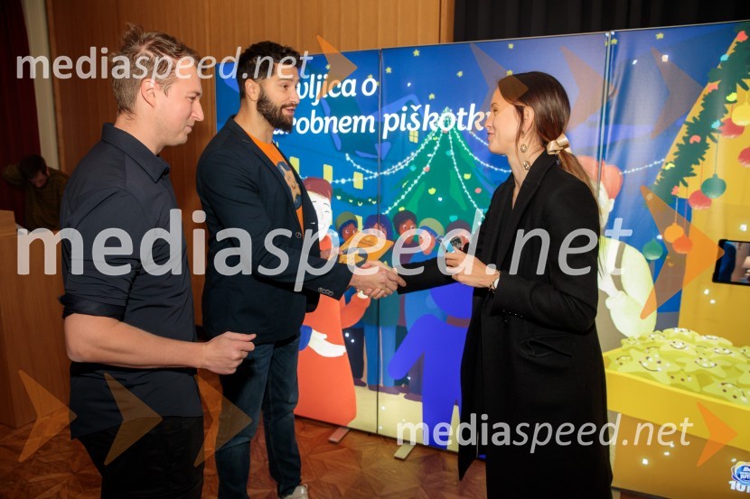 Nasmeškotek širi nasmehe