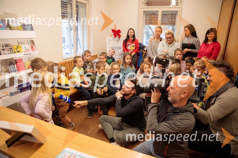 Nasmeškotek širi nasmehe