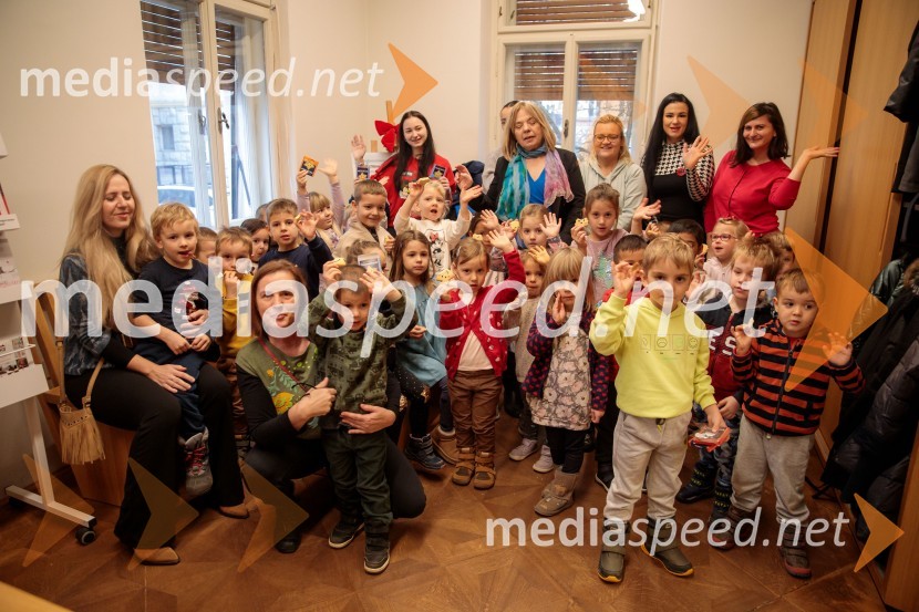 Nasmeškotek širi nasmehe