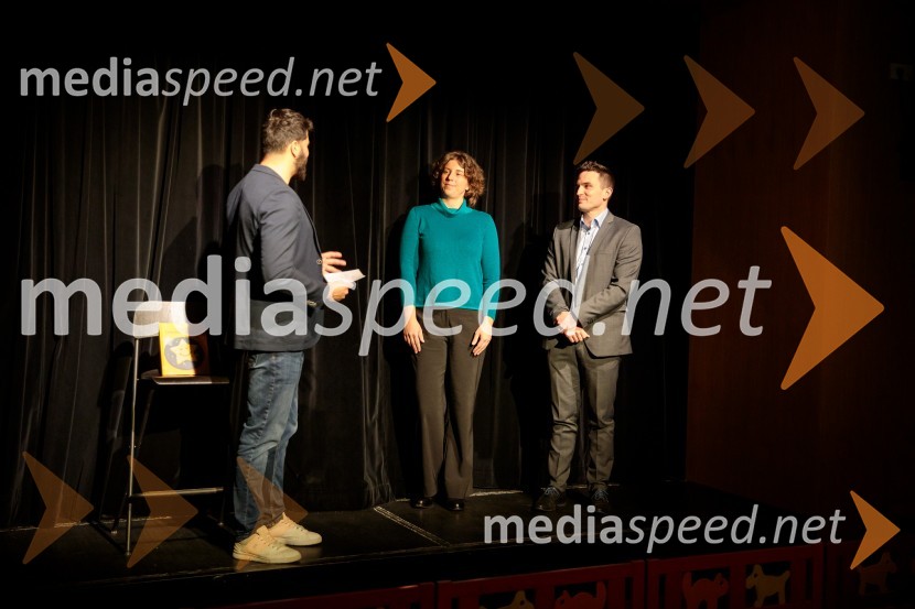 Nasmeškotek širi nasmehe