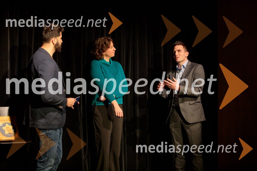 Nasmeškotek širi nasmehe