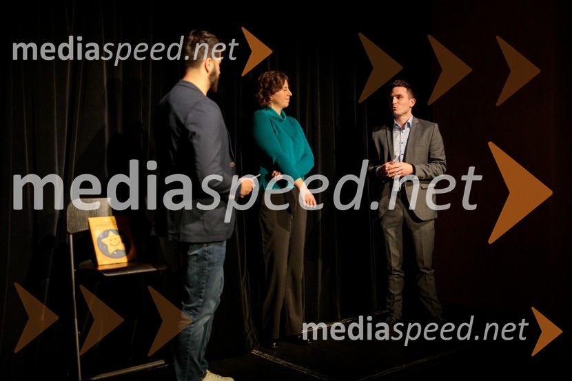 Nasmeškotek širi nasmehe