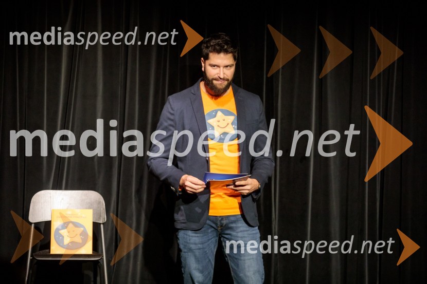 Nasmeškotek širi nasmehe