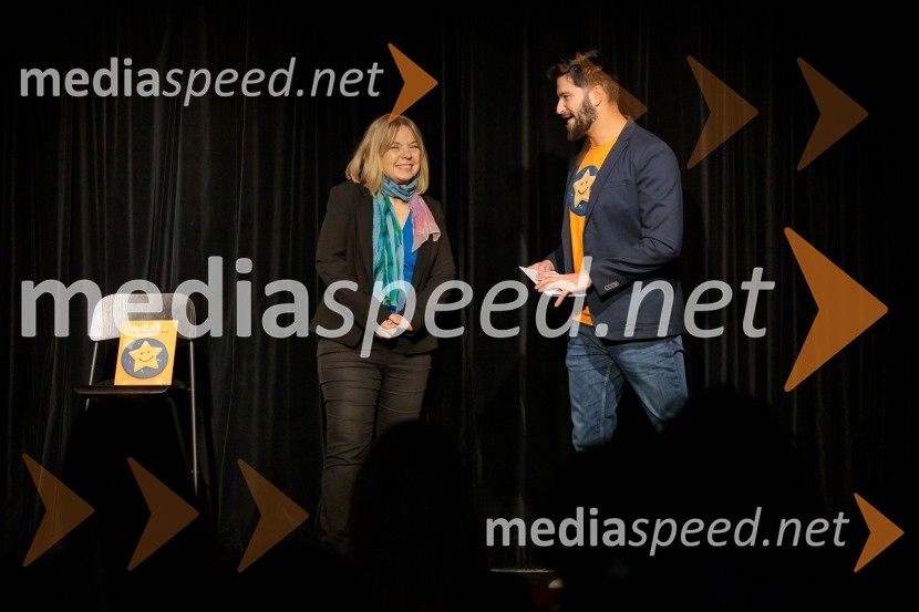 Nasmeškotek širi nasmehe