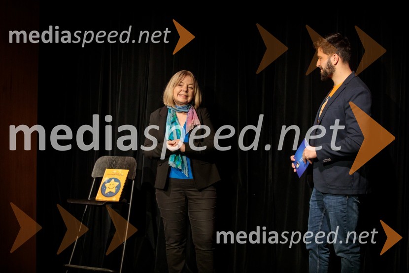 Nasmeškotek širi nasmehe