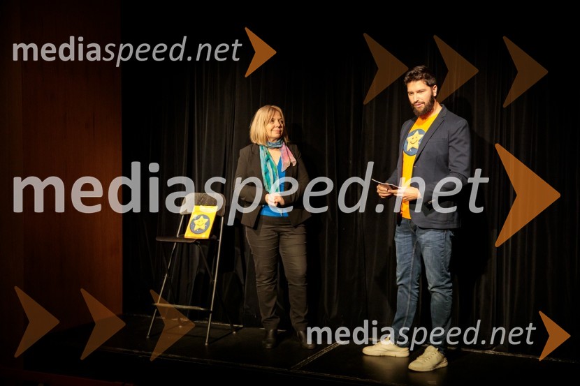 Nasmeškotek širi nasmehe