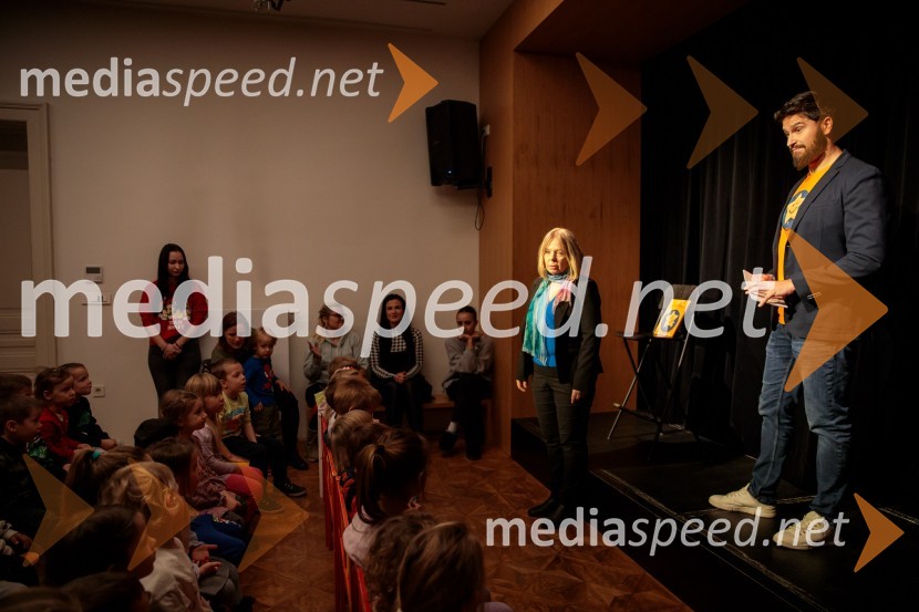 Nasmeškotek širi nasmehe