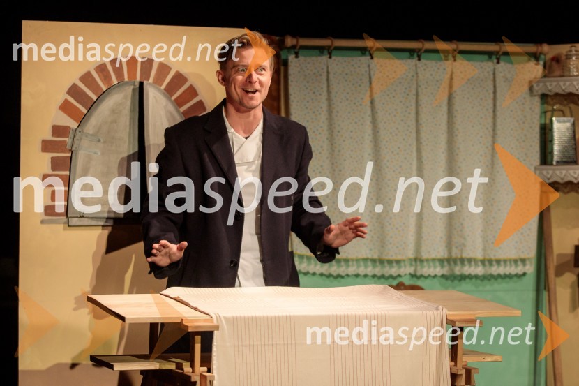 Nasmeškotek širi nasmehe