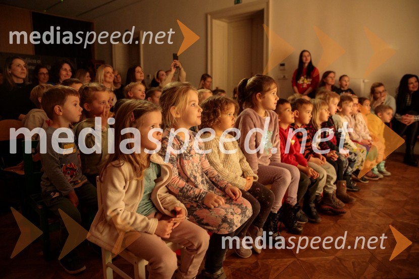 Nasmeškotek širi nasmehe