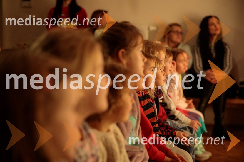 Nasmeškotek širi nasmehe