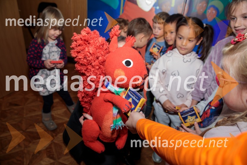 Nasmeškotek širi nasmehe