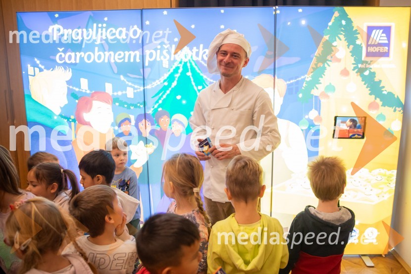 Nasmeškotek širi nasmehe