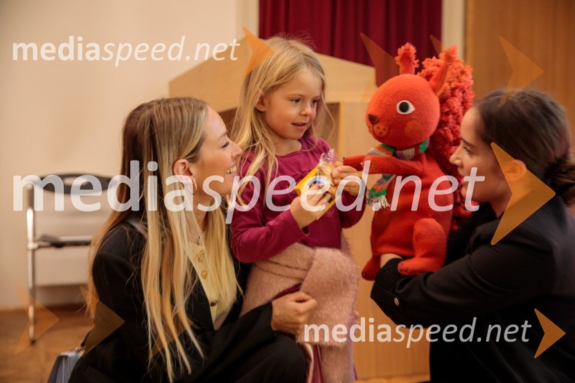 Nasmeškotek širi nasmehe