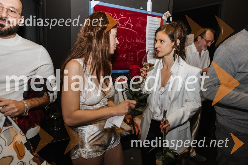  Medea Novak, igralka;  Lada Petrovski Ternovšek, plesalka, koreografinjaPogovori po seksu, premiera komične drame v SNG Nova Gorica