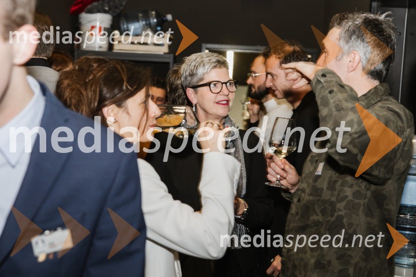  Lada Petrovski Ternovšek, plesalka, koreografinja;  Mirjam Drnovšček, direktorica, SNG Nova Gorica;  ... Pogovori po seksu, premiera komične drame v SNG Nova Gorica