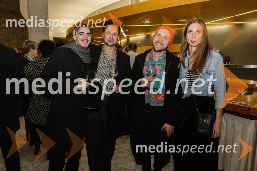  Tilen Oblak, asistent dramaturginje;  Andrej Zalesjak, igralec;  ... ;  Nina  Kuclar Stiković, dramaturginjaPogovori po seksu, premiera komične drame v SNG Nova Gorica