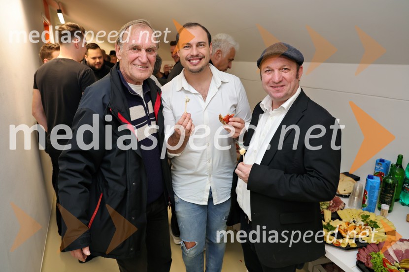  ... ;  Dejan Vunjak, glasbenik;  ... Tradicionalni Silvestrski pozdrav v Mariboru