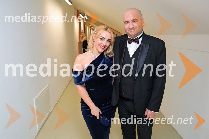  Tjaša  Platovšek, voditeljica in urednica, RTV SLO;  Jure Mastnak, novinarTradicionalni Silvestrski pozdrav v Mariboru