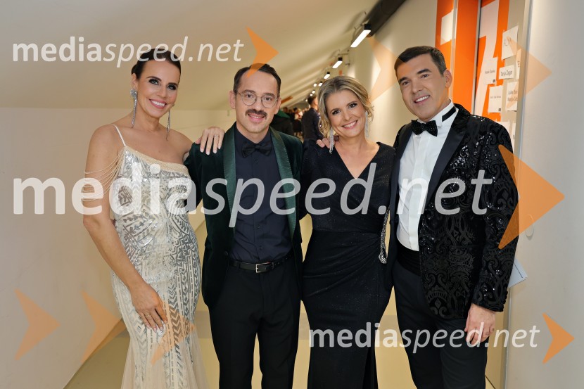  Lorella Flego, slovenska novinarka, modna urednica, televizijska moderatorka;  Jože Robežnik,  televizijski voditelj;  Bernarda Žarn, voditeljica;  Mario Galunič, TV voditeljTradicionalni Silvestrski pozdrav v Mariboru
