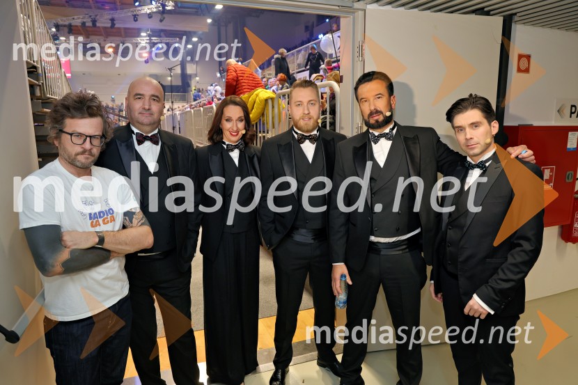  ... ;  Jure Mastnak, novinar;  ... ;  Aleksander Pozvek, imitator in novinar;  Renato Vindiš;  Tilen Artač, imitator, glasbenikTradicionalni Silvestrski pozdrav v Mariboru