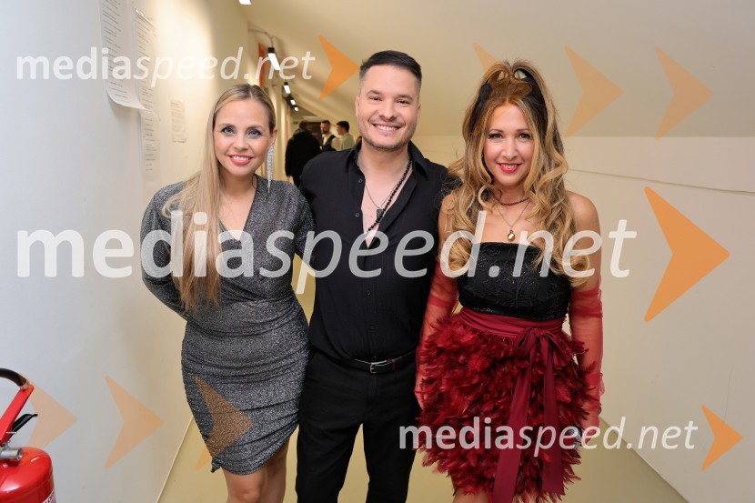  Tinkara Fortuna, skupina Bepop;  Denis  Vučak- Deniss, skupina Game Over;  Natka Geržina, plesalka, Power DancersTradicionalni Silvestrski pozdrav v Mariboru