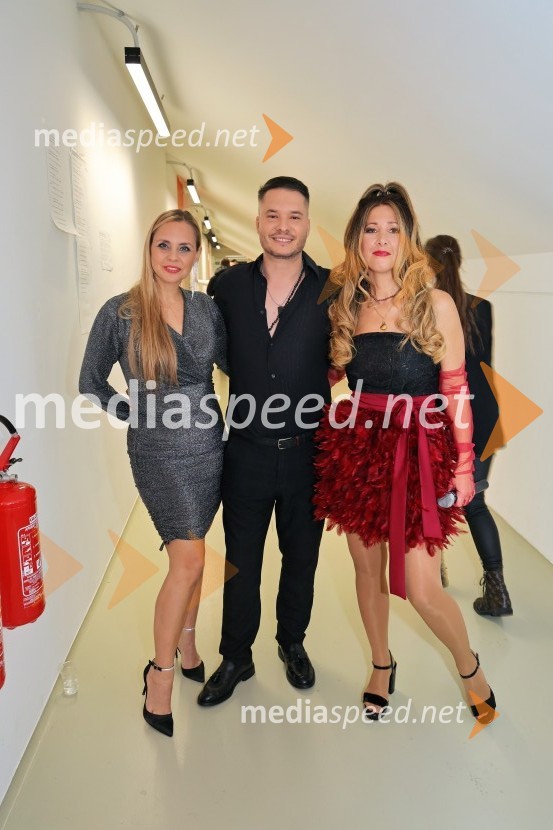  Tinkara Fortuna, skupina Bepop;  Denis  Vučak- Deniss, skupina Game Over;  Natka Geržina, plesalka, Power DancersTradicionalni Silvestrski pozdrav v Mariboru