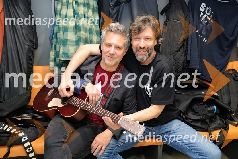  Dejan Dimec, glasbenik, član skupine Kingston;  Klemen Ogrizek, glasbenik, skupina KingstonTradicionalni Silvestrski pozdrav v Mariboru