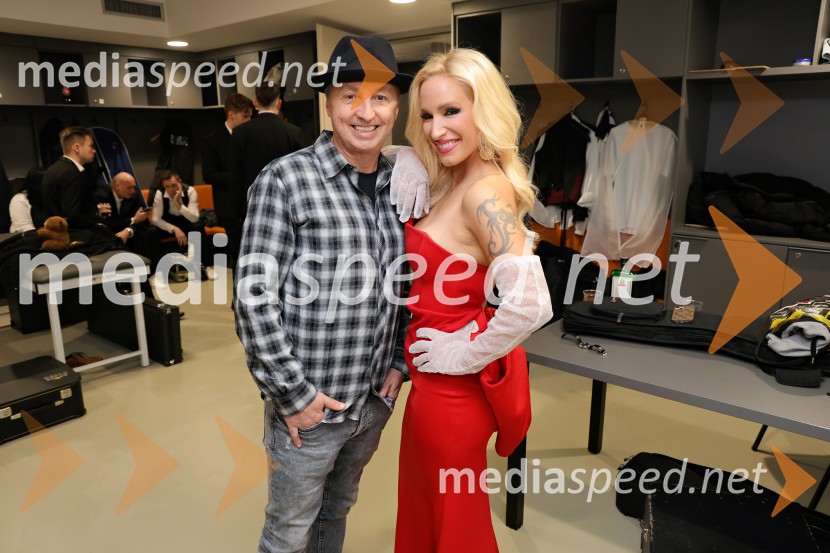  ... ;  Alja Omladič - Alya, pevkaTradicionalni Silvestrski pozdrav v Mariboru