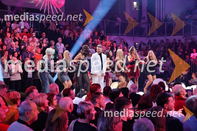  Ana  Praznik, voditeljica, pevka Bepop;  Tinkara Fortuna, skupina Bepop;  Alenka  Husič, pevka, skupina Bepop;  Sebastian Podgornik, pevec in plesalec;  Sergeja Brdnik, Power Dancers;  Cvetana Rozman,  Power Dancers;  Natka Geržina, plesalka, Power Dancers;  Špela Tratnik Peklar,  Power DancersTradicionalni Silvestrski pozdrav v Mariboru