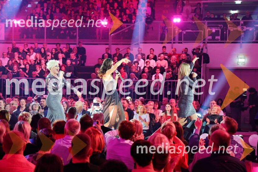  Ana  Praznik, voditeljica, pevka Bepop;  Alenka  Husič, pevka, skupina Bepop;  Tinkara Fortuna, skupina BepopTradicionalni Silvestrski pozdrav v Mariboru